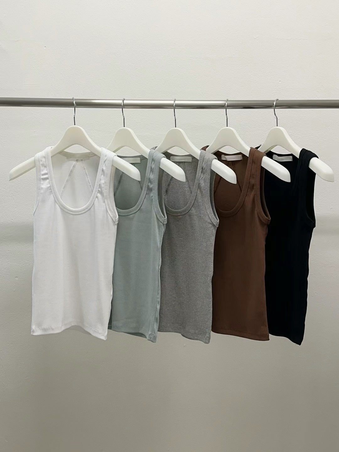 0699 U neck Tank Top