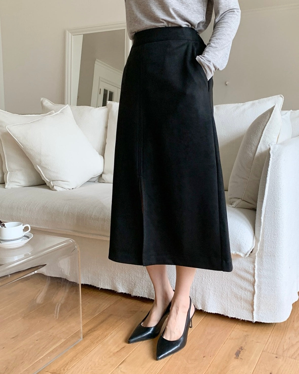 1211 Amelia Suede Slit Skirt (SHOWROOM 有DISPLAY)