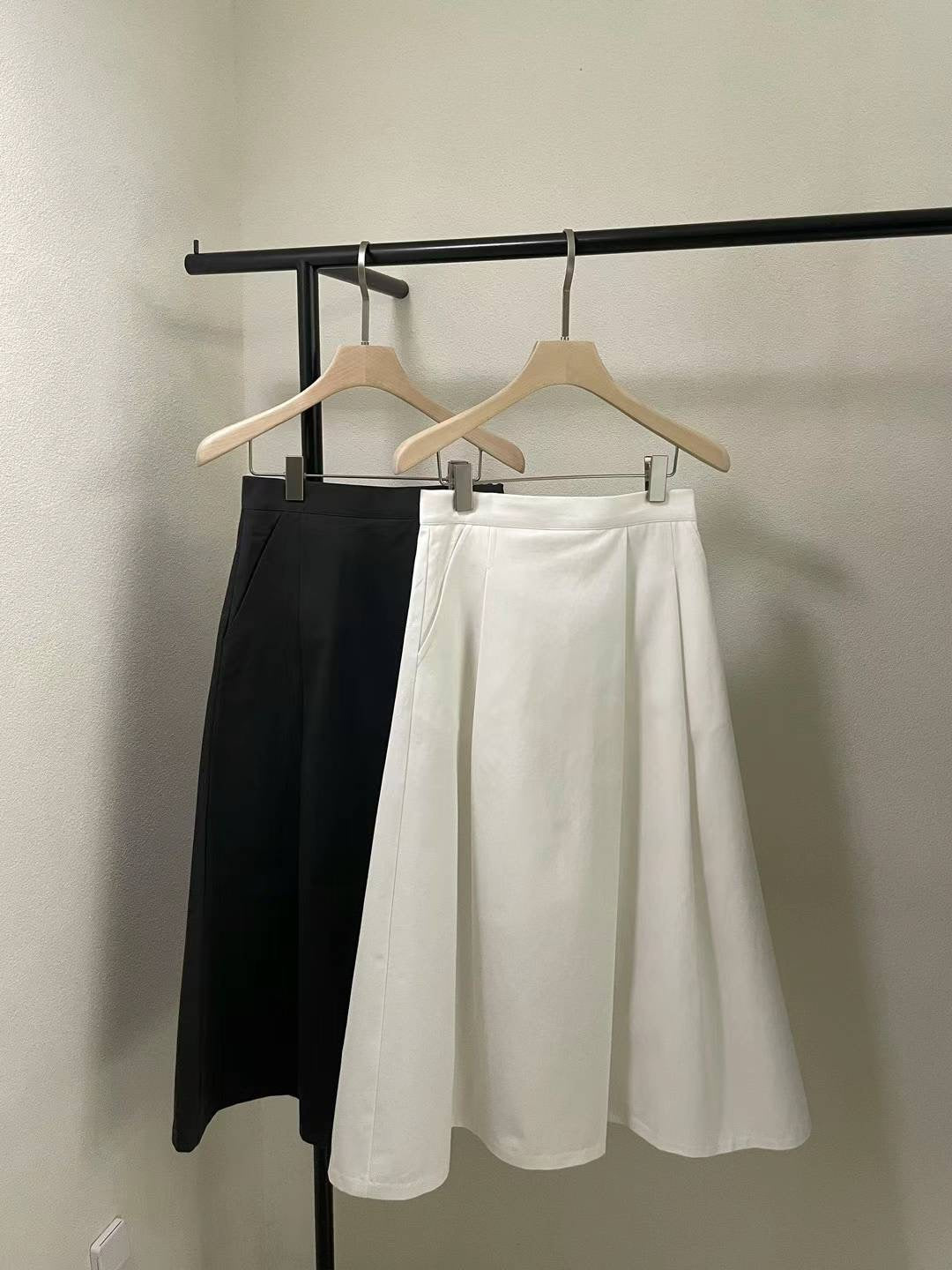 SK04 - Logarden Skirt (Showroom Display) *18/1 EP