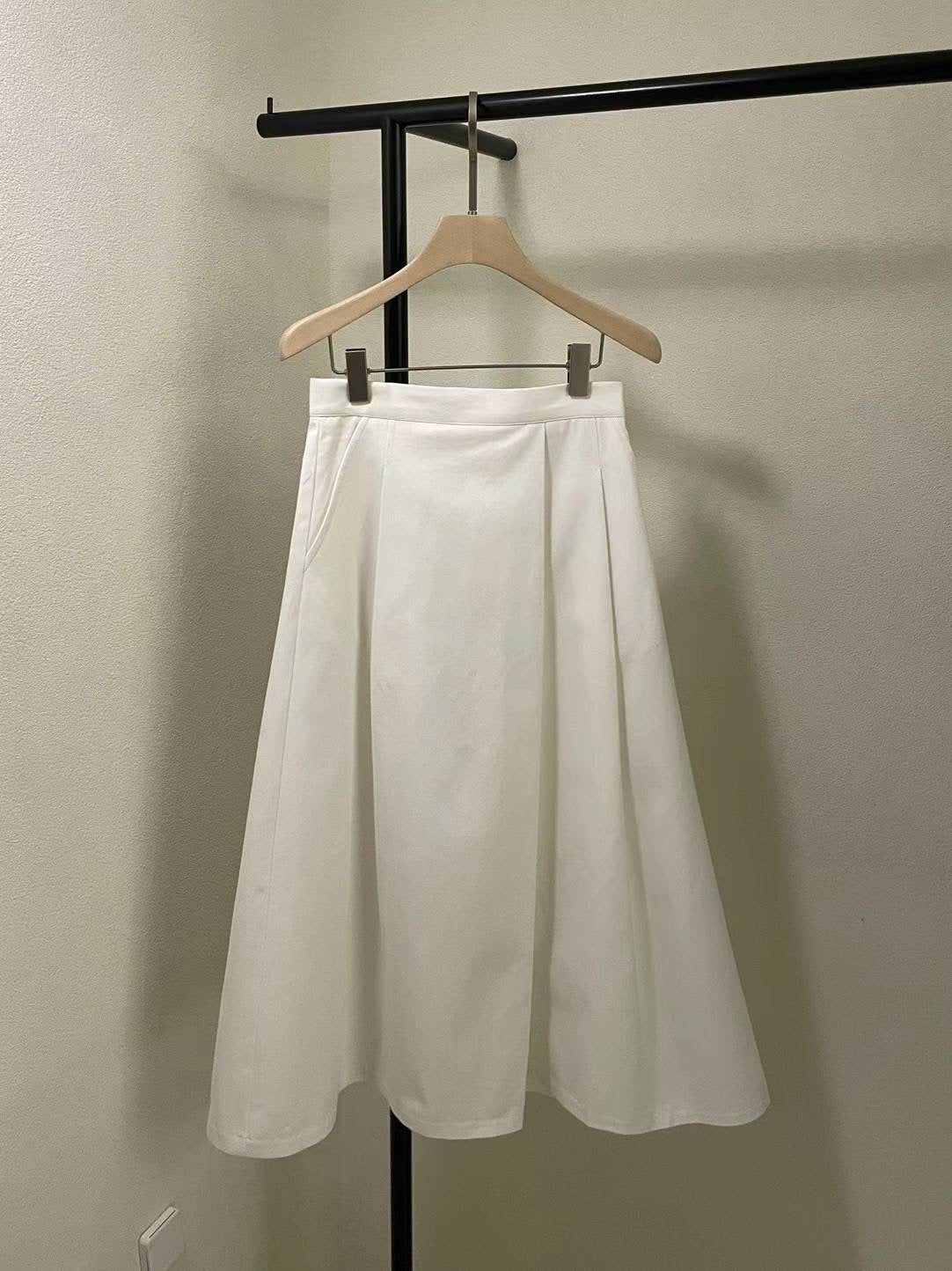 SK04 - Logarden Skirt (Showroom Display) *18/1 EP