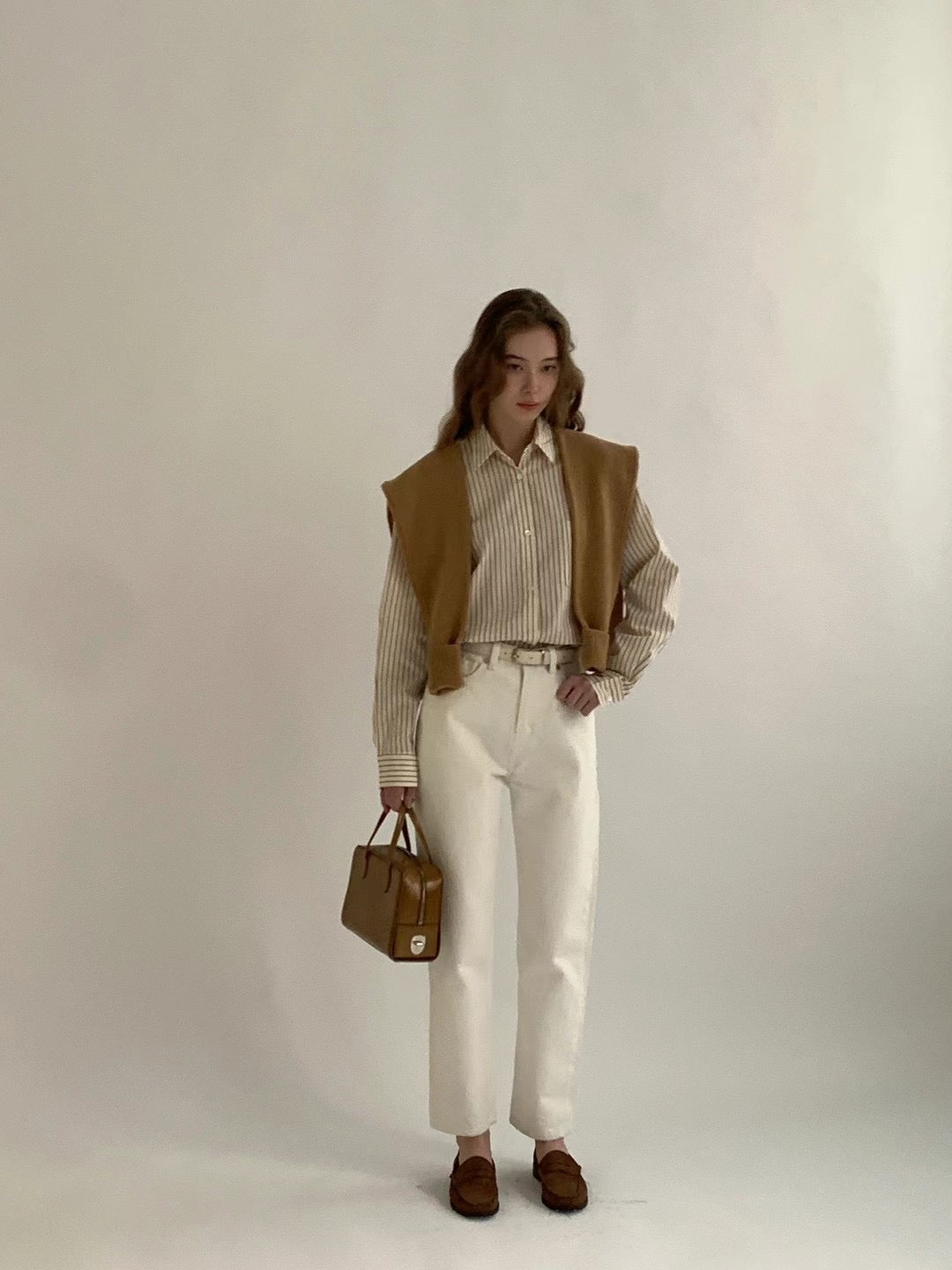 J01 - Lucienne Mom Jeans (White)