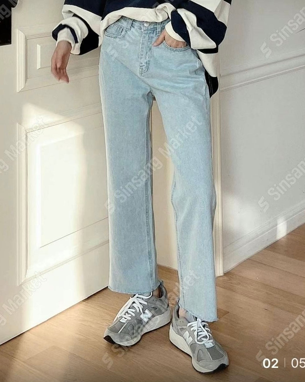 J09 - Sally Straight Crop Jeans