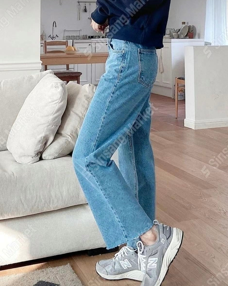 J09 - Sally Straight Crop Jeans