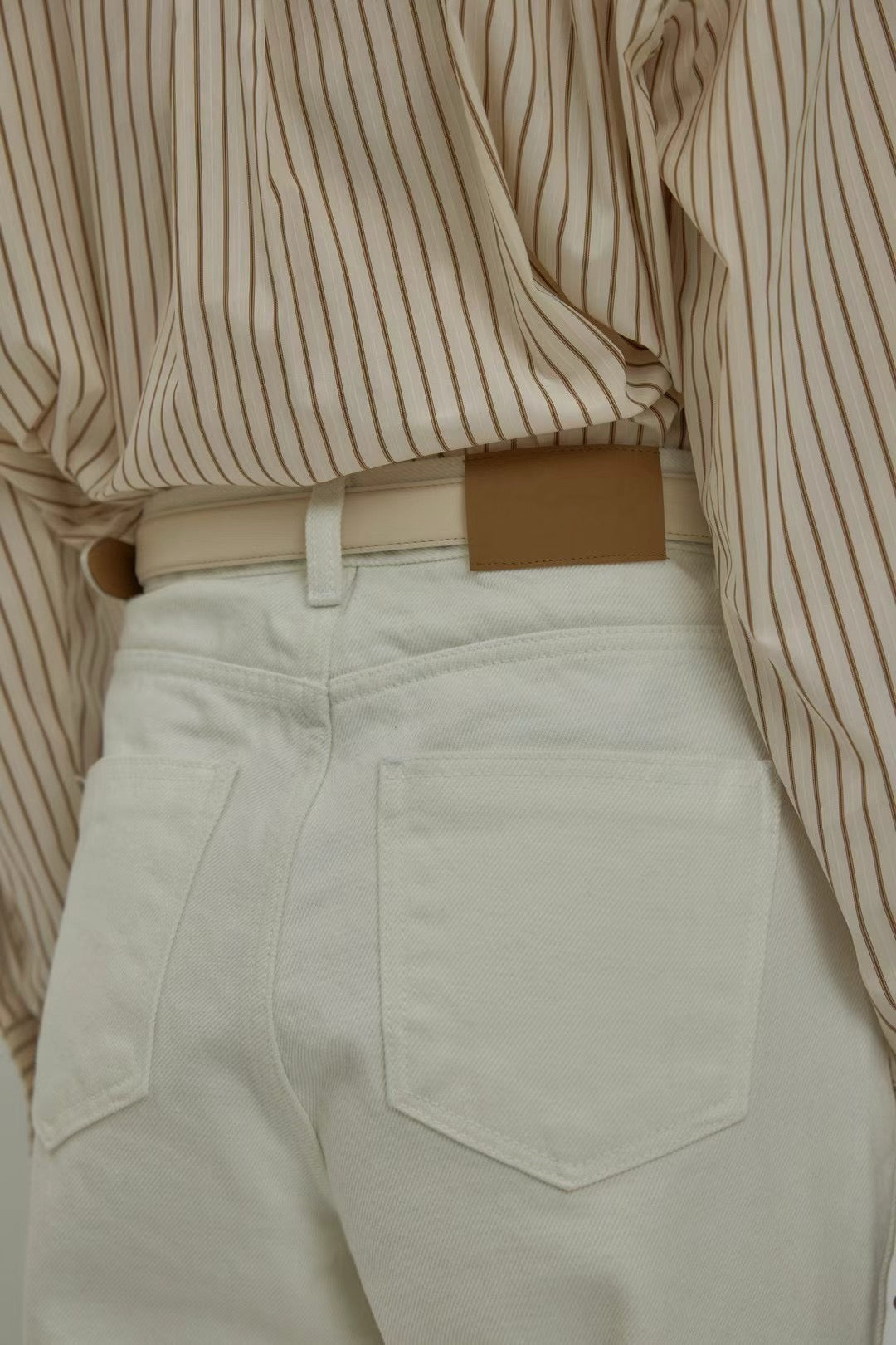 J01 - Lucienne Mom Jeans (White)