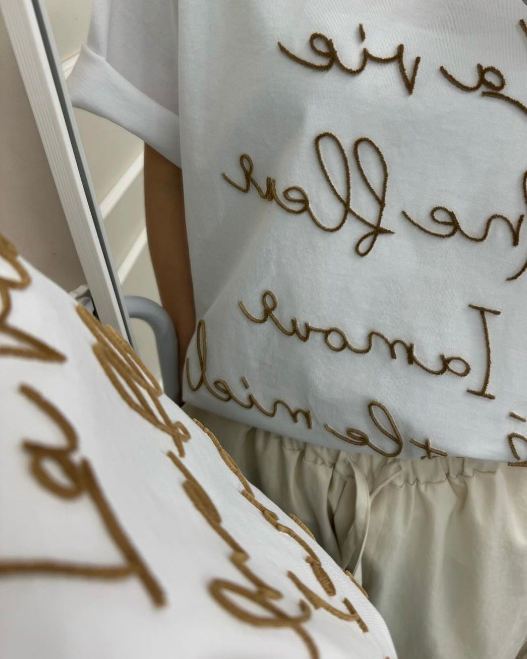 Reorder T01 La Vie Tee