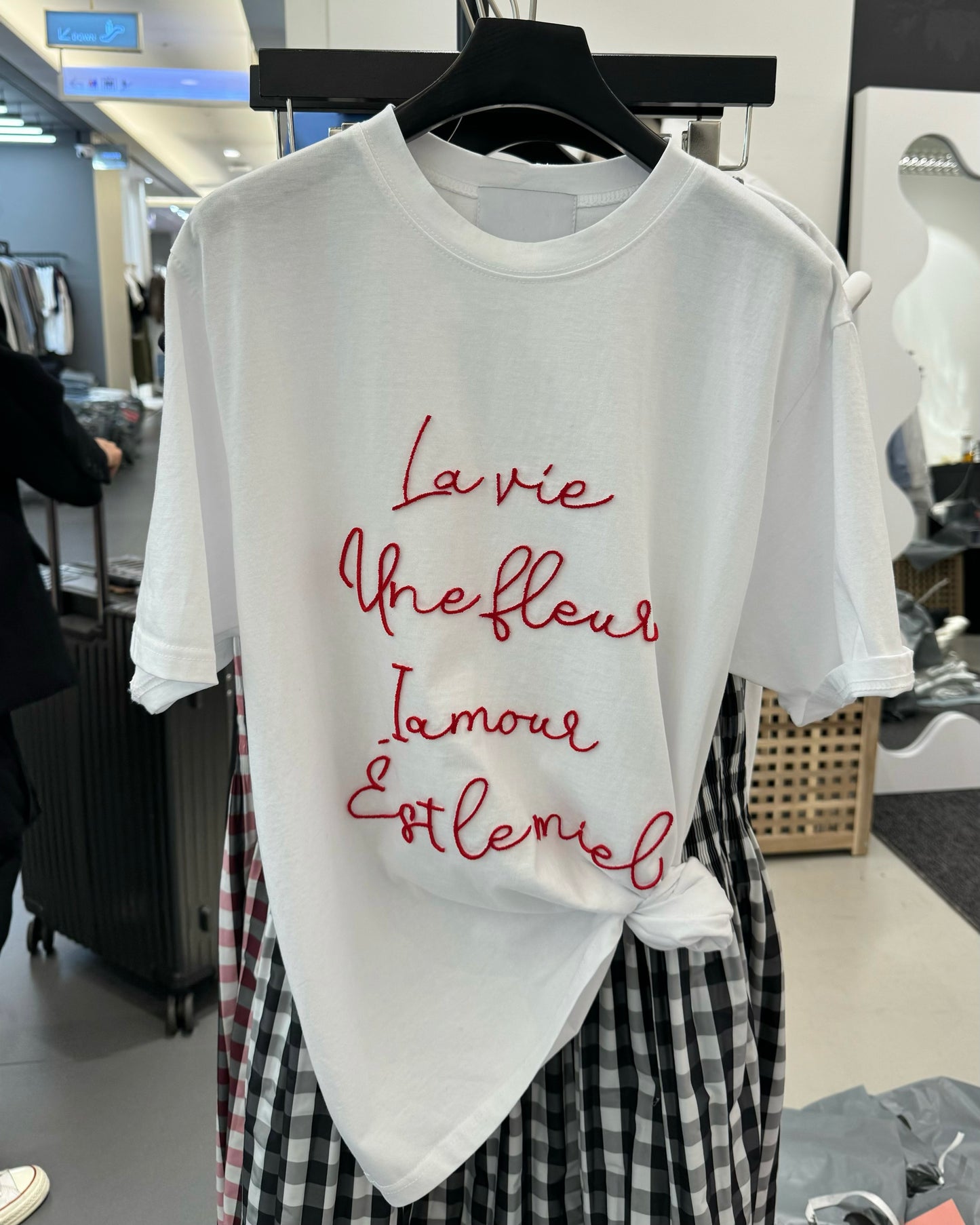 Reorder T01 La Vie Tee
