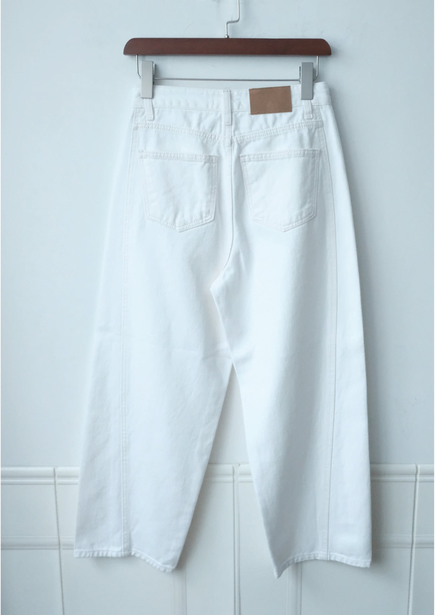 250221 Culve Cut Jeans