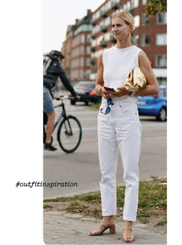 J01 - Lucienne Mom Jeans (White)