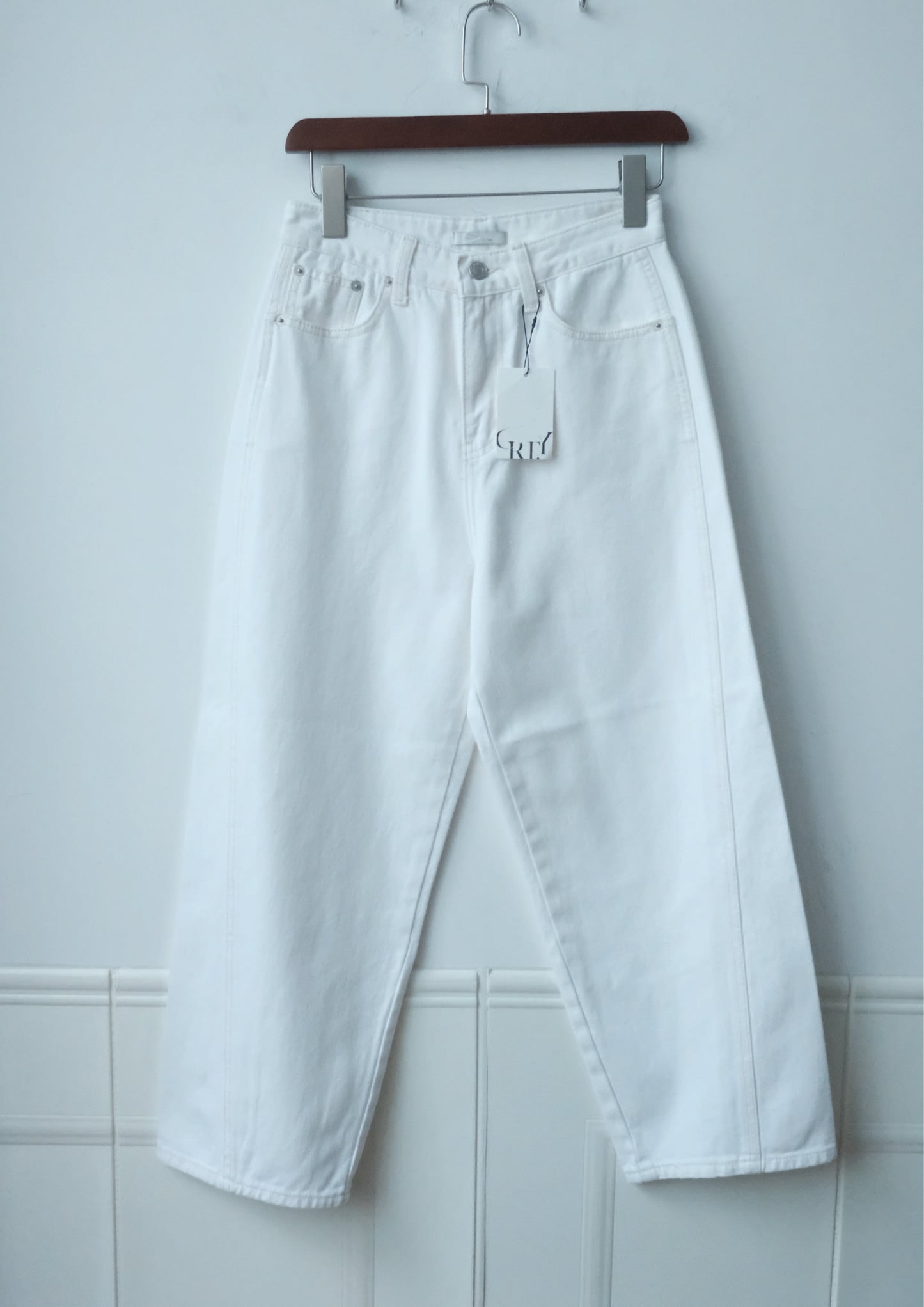250221 Culve Cut Jeans