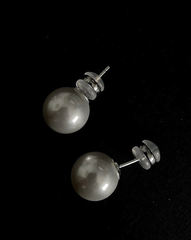 A33 - Julia Pearl Earrings