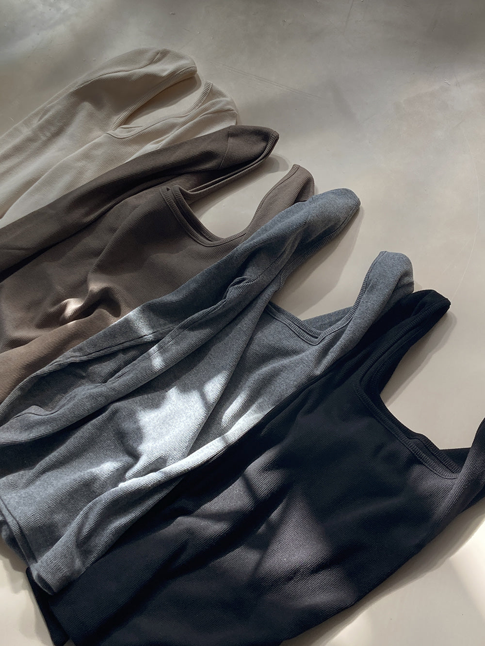 LS03 - SUMOONDAY Square Neck Top