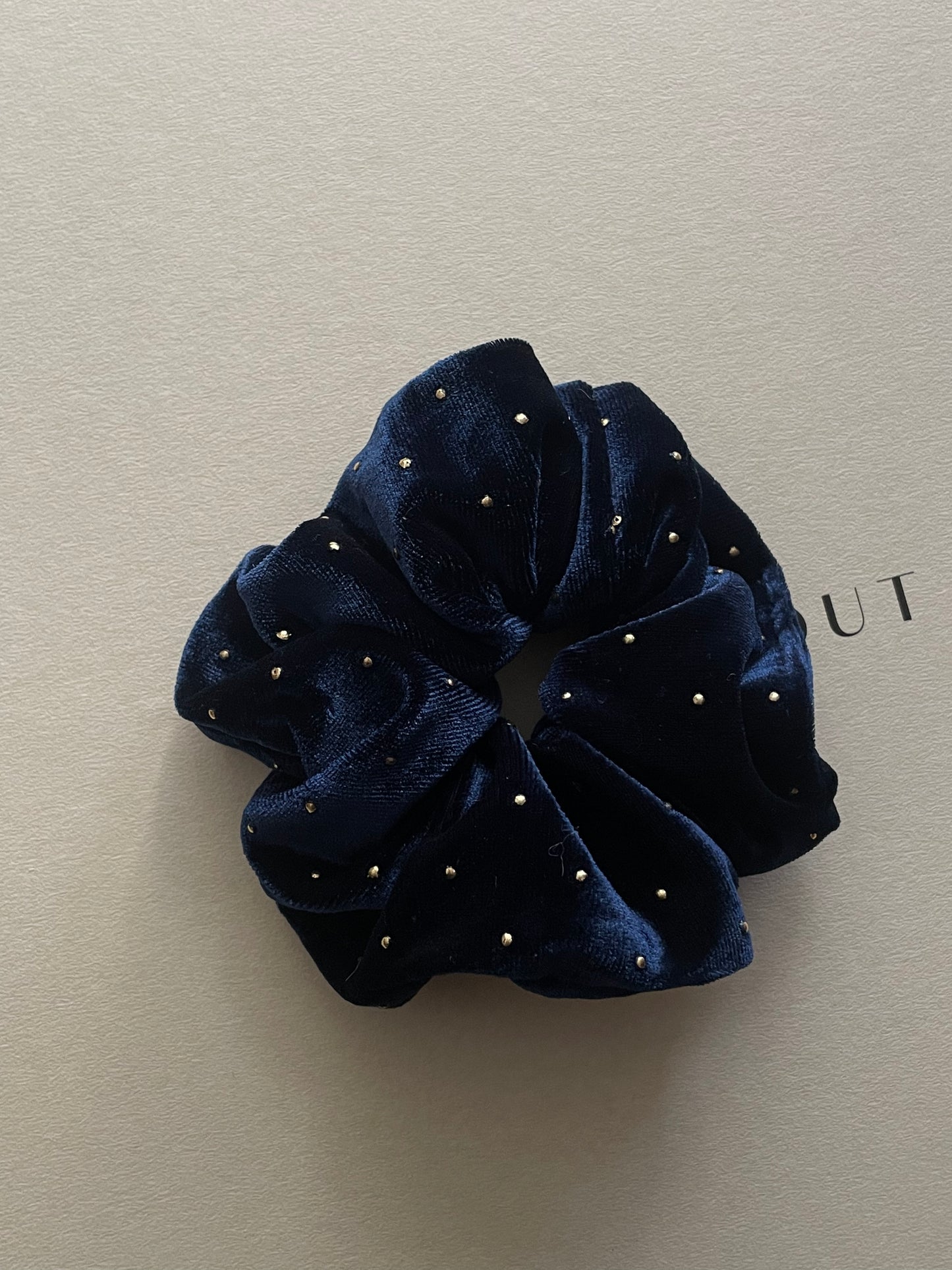 A15 - Moonlight Scrunchie