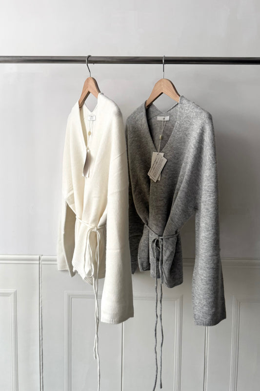 250906 Lison v neck knitwear