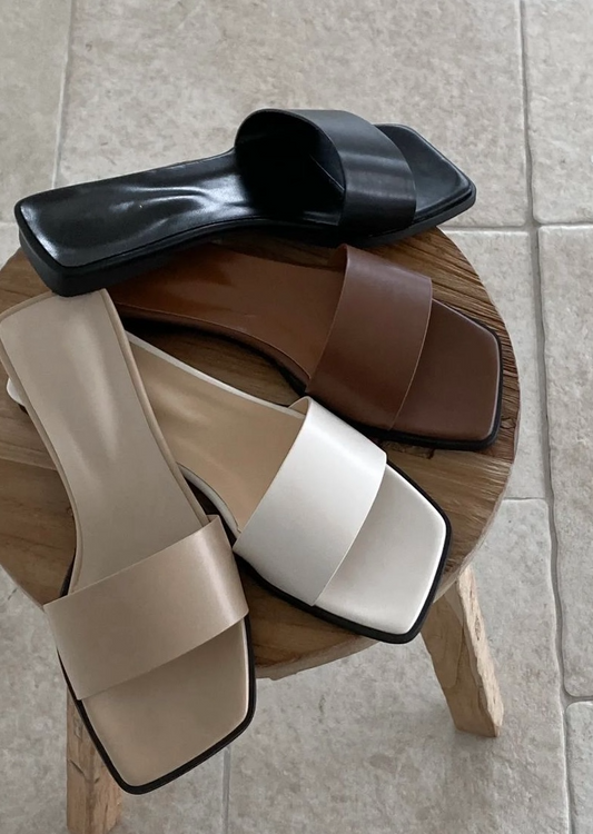 0665 Piece Sandals
