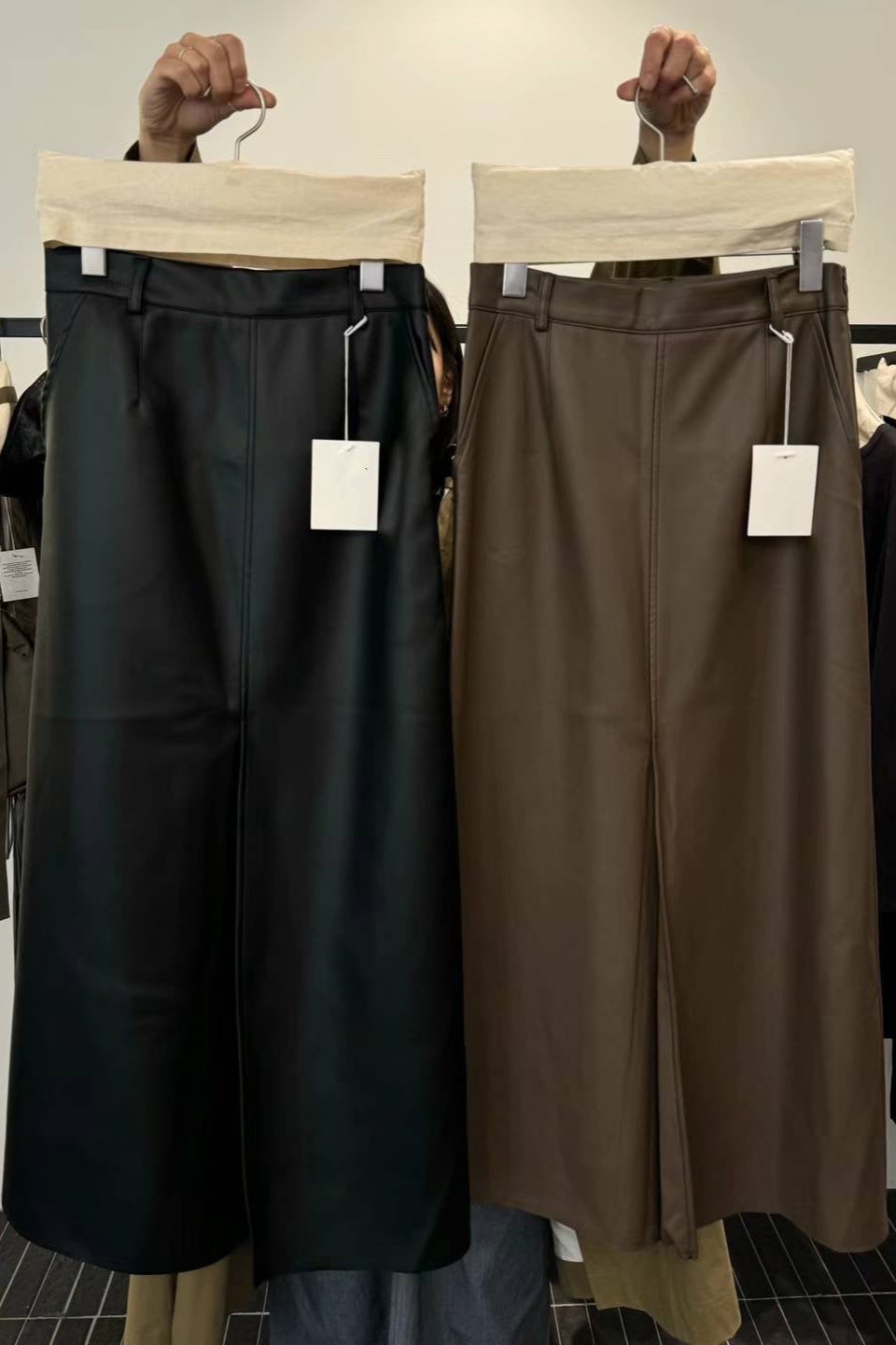 0902 Gwendolyn Leather Maxi Skirt (PT2.SHOWROOM 有DISPLAY)