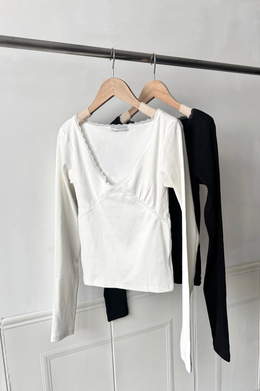 250904 Clémence lace long sleeves