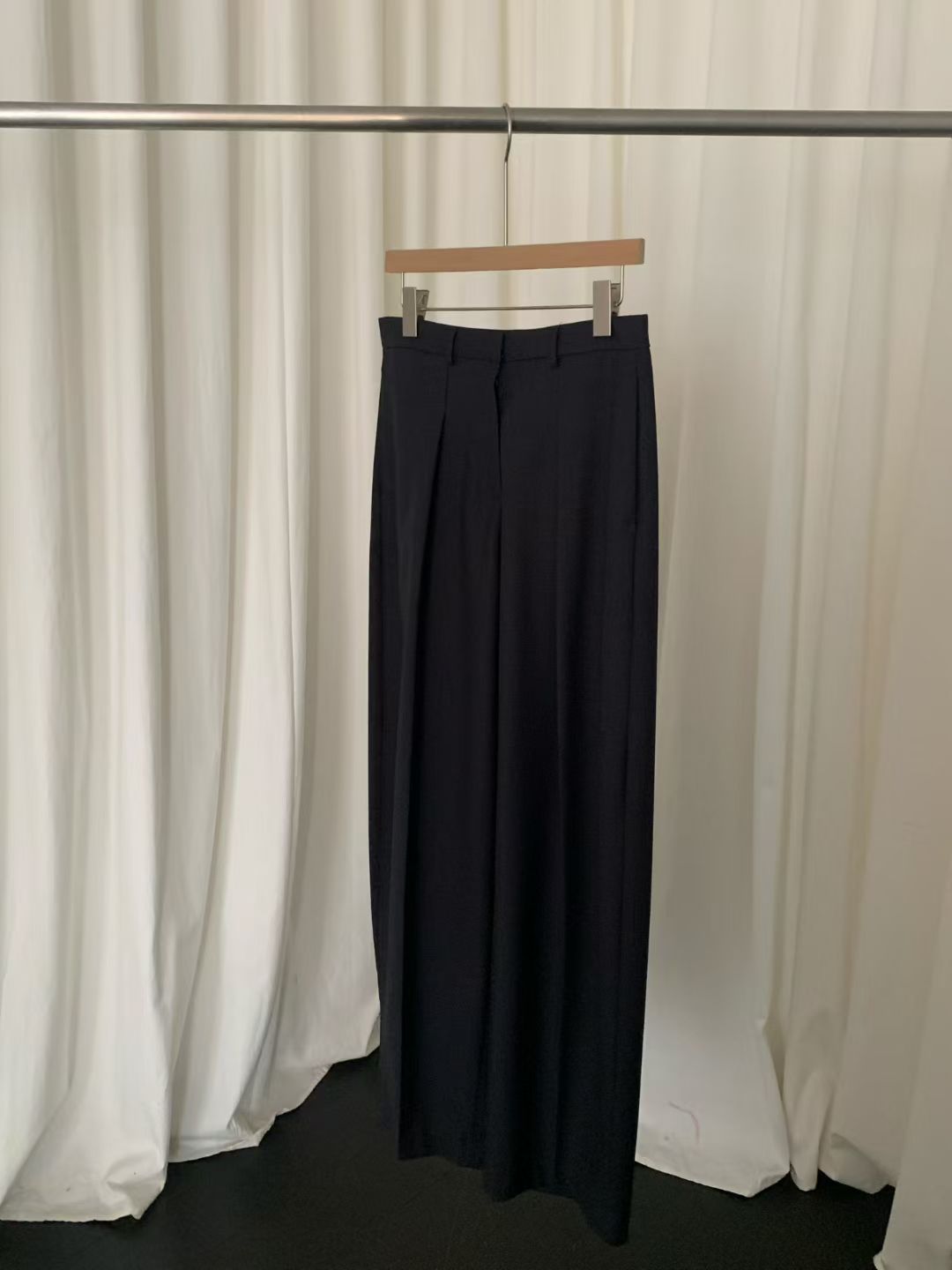 20260117 Beckham Curved Slacks