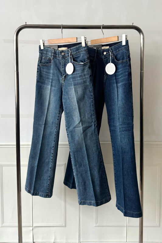 250939 Classic bootcut jeans
